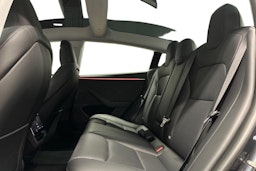 harmaa Tesla Model 3 2024 kuva 10.