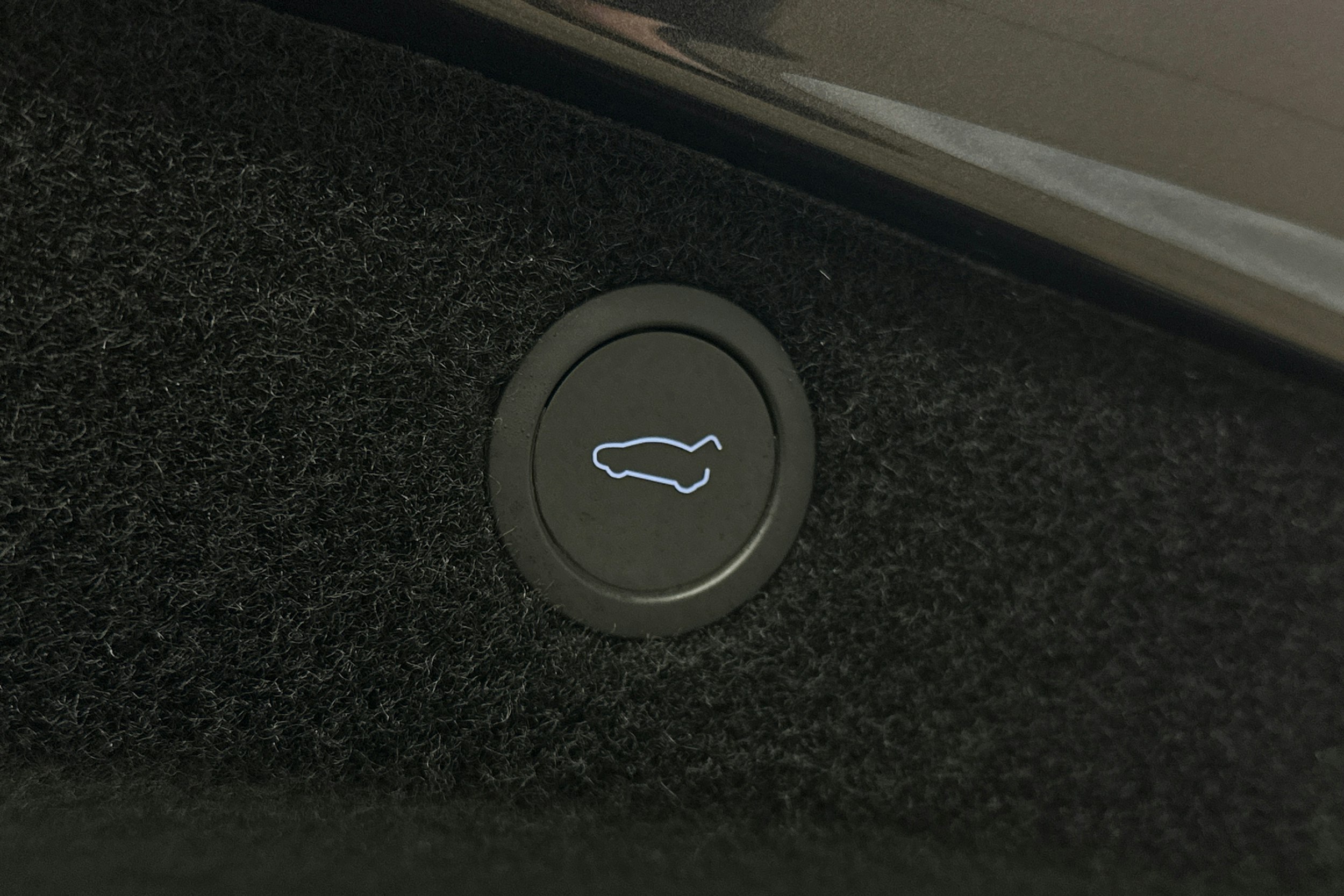 harmaa Tesla Model 3 2024 kuva 15.