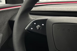 harmaa Tesla Model 3 2024 kuva 21.