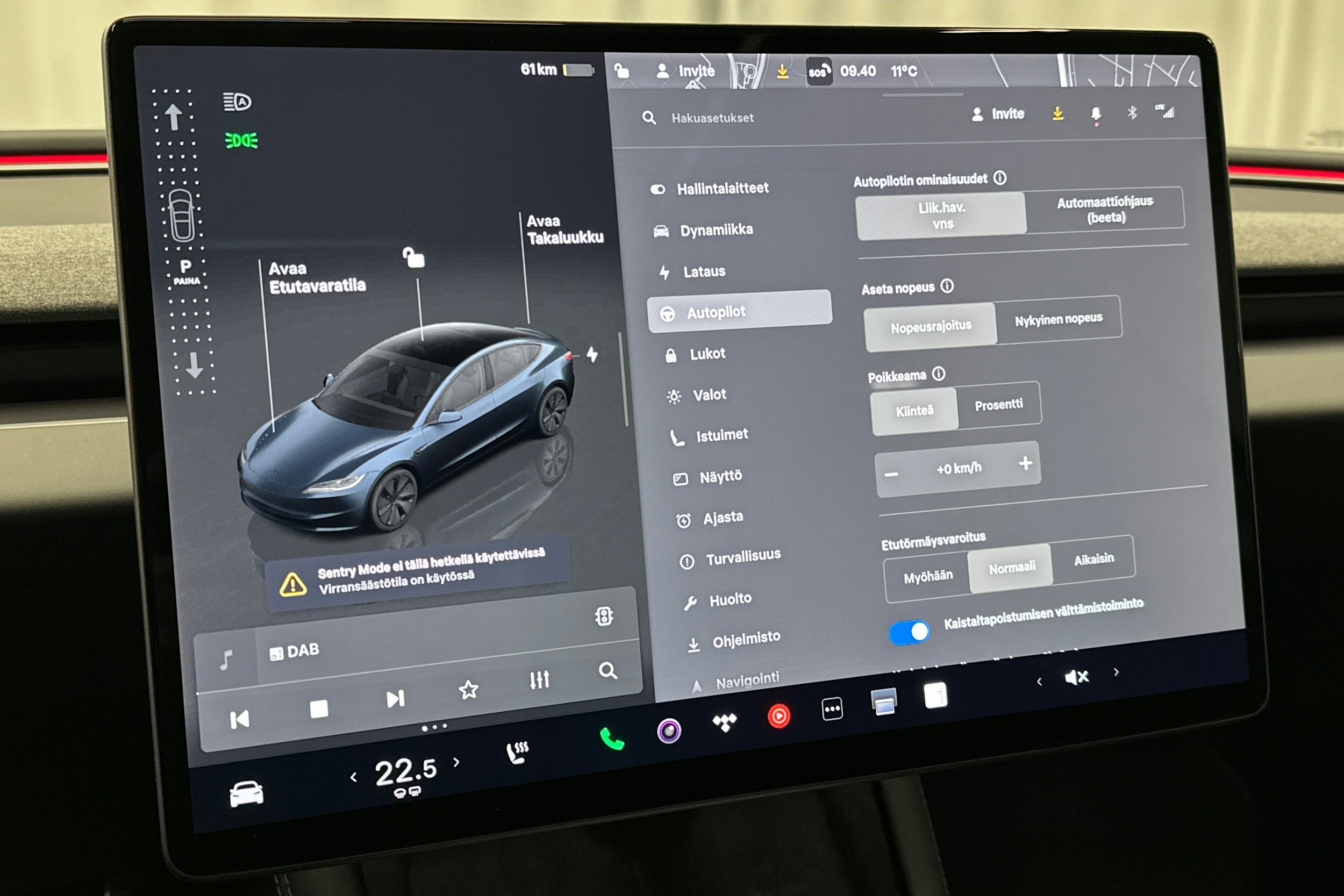 harmaa Tesla Model 3 2024 kuva 24.