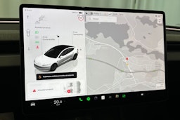 valkoinen Tesla Model 3 2024 kuva 25.