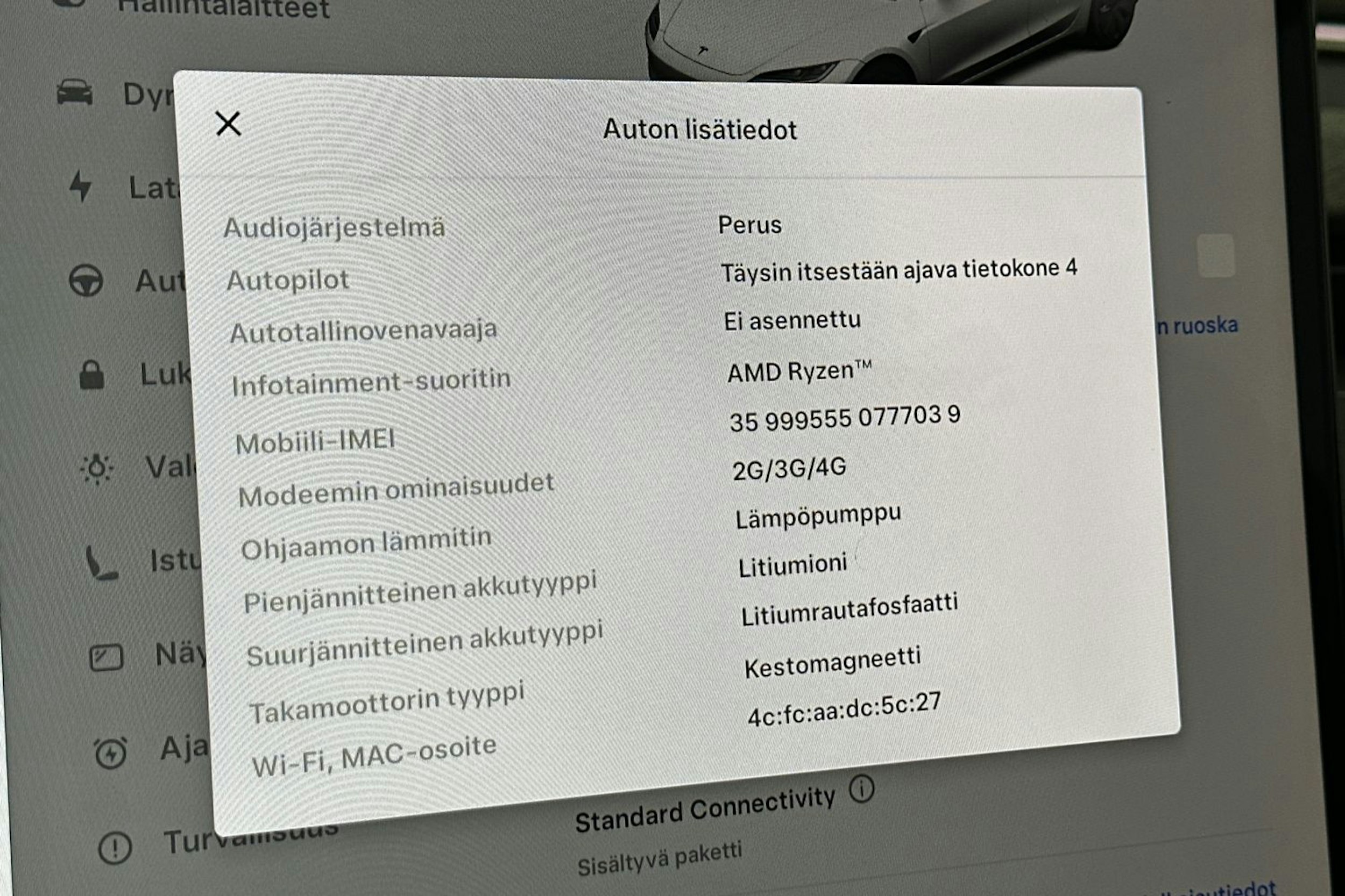 valkoinen Tesla Model 3 2024 kuva 31.