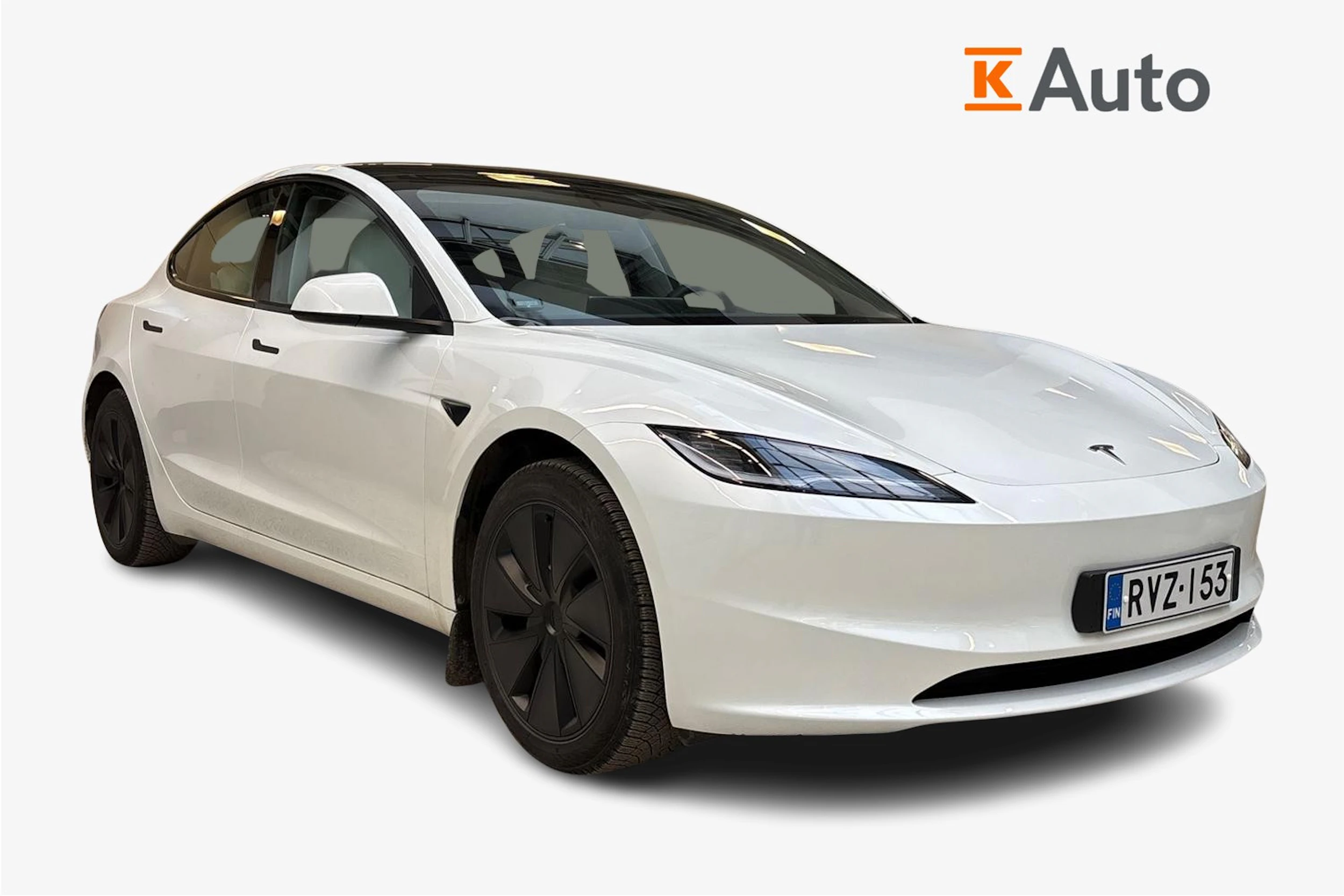 valkoinen Tesla Model 3 2024 kuva 1.