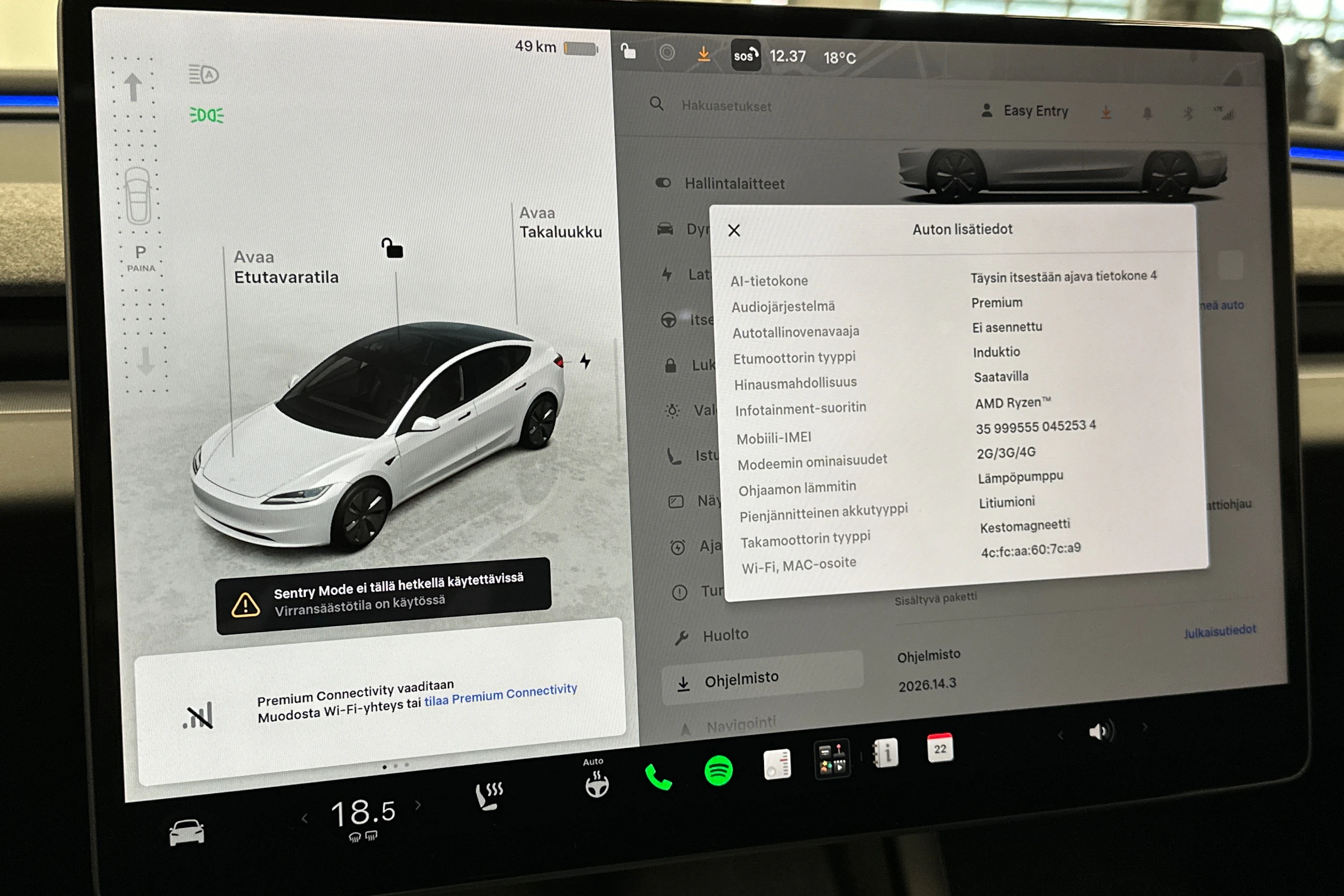 valkoinen Tesla Model 3 2024 kuva 24.