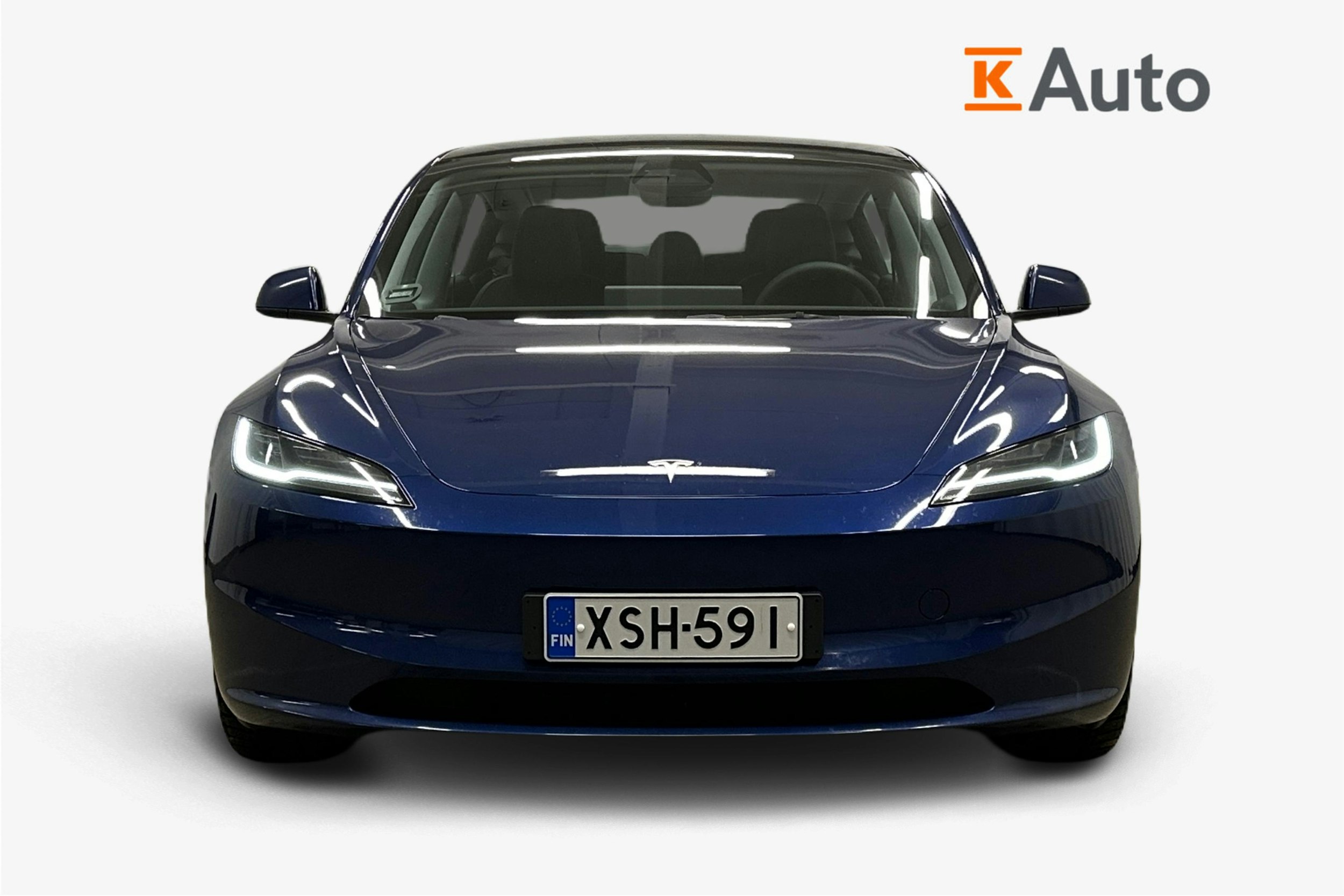 sininen Tesla Model 3 2024 kuva 5.