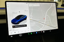 sininen Tesla Model 3 2024 kuva 24.