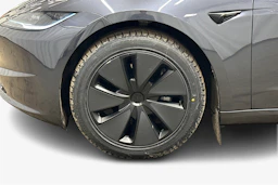 harmaa Tesla Model 3 2024 kuva 9.