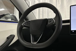 harmaa Tesla Model 3 2024 kuva 19.