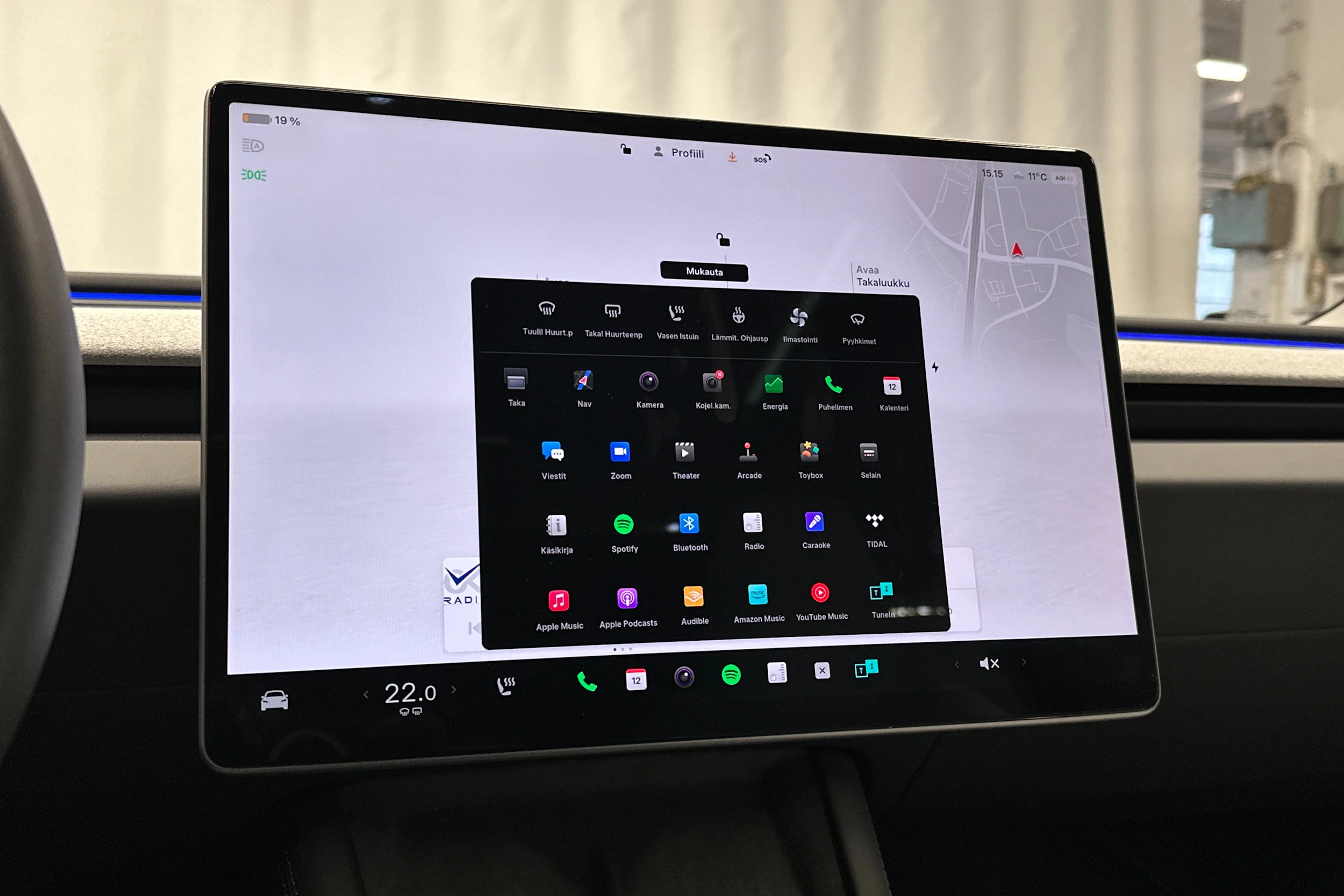 harmaa Tesla Model 3 2024 kuva 20.