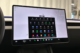 harmaa Tesla Model 3 2024 kuva 20.