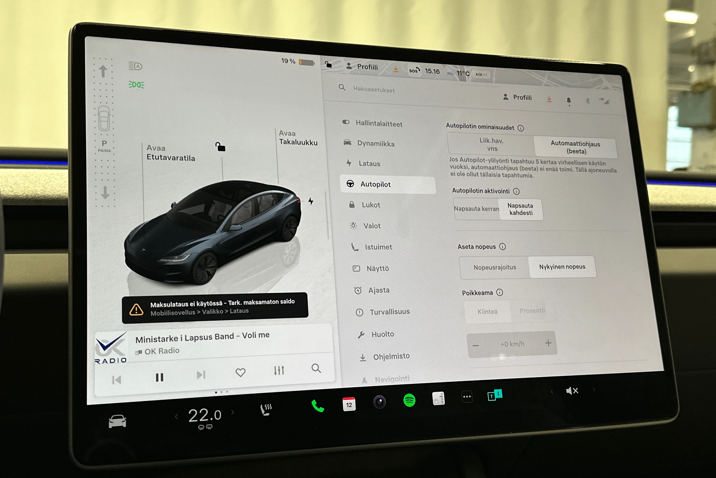 harmaa Tesla Model 3 2024 kuva 22.