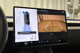 harmaa Tesla Model 3 2024 kuva 26.