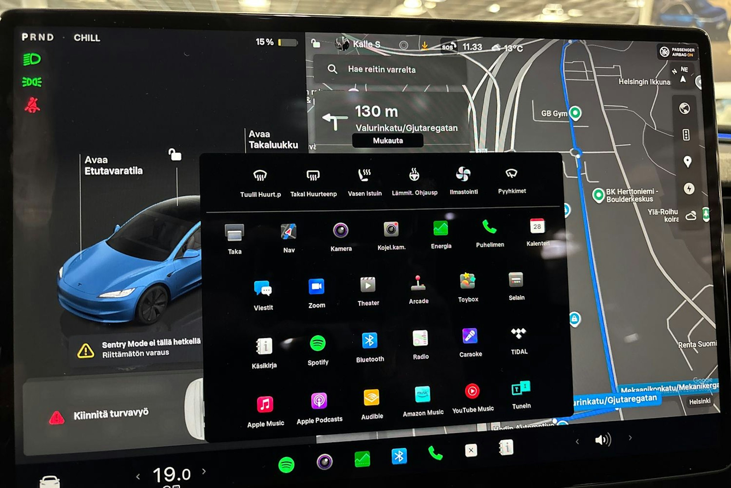 valkoinen Tesla Model 3 2024 kuva 22.