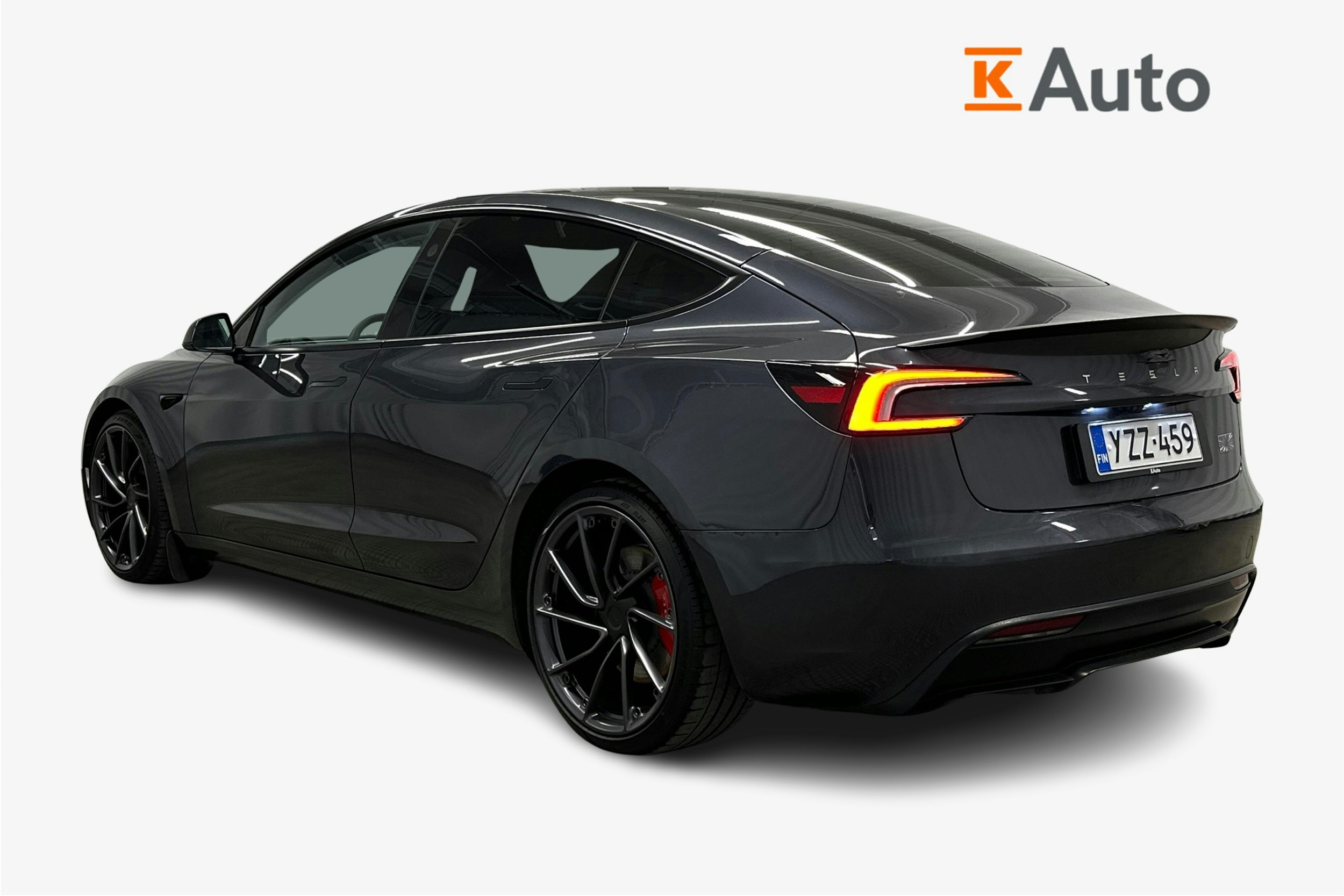 harmaa Tesla Model 3 2024 kuva 2.