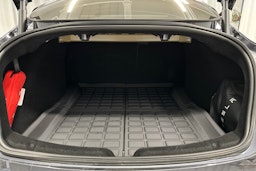 harmaa Tesla Model 3 2024 kuva 14.