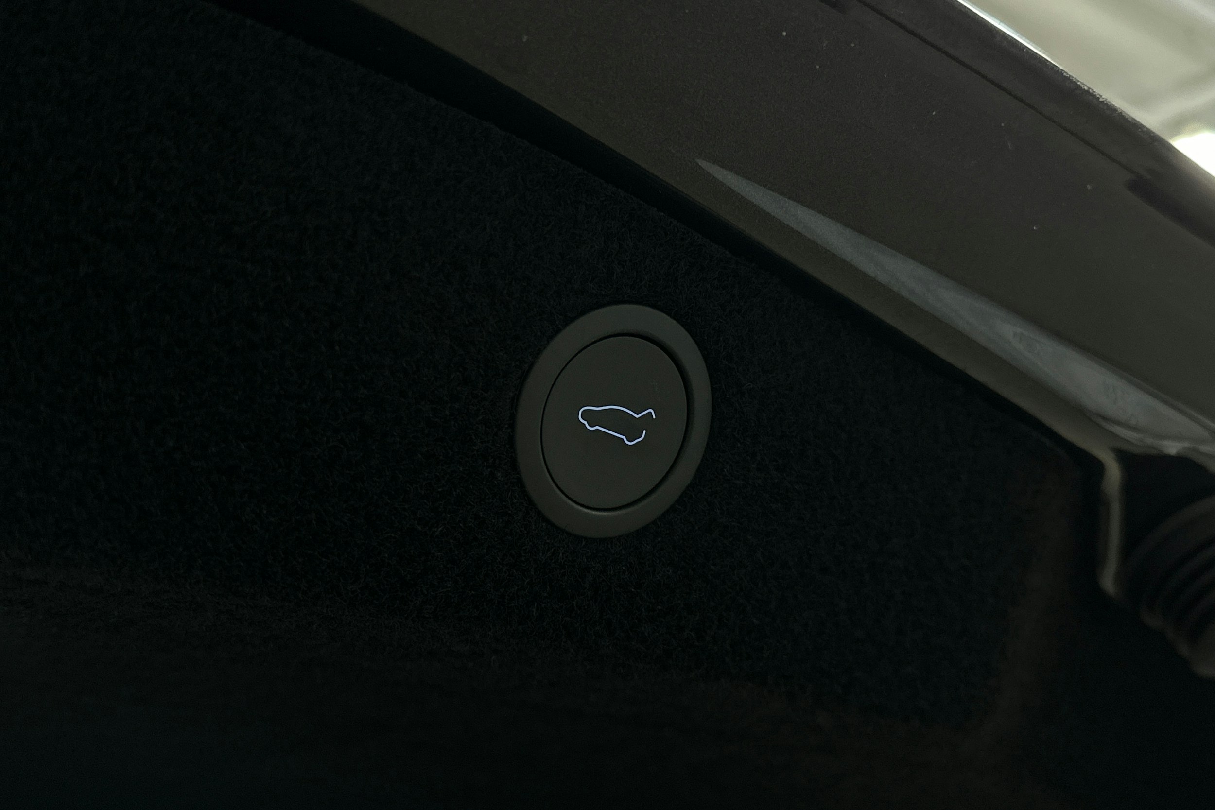 harmaa Tesla Model 3 2024 kuva 15.
