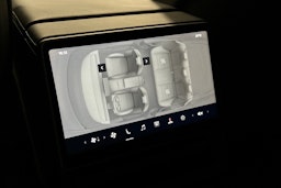 harmaa Tesla Model 3 2024 kuva 17.