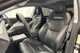 harmaa Tesla Model 3 2024 kuva 18.
