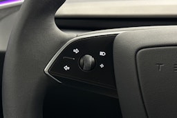 harmaa Tesla Model 3 2024 kuva 20.