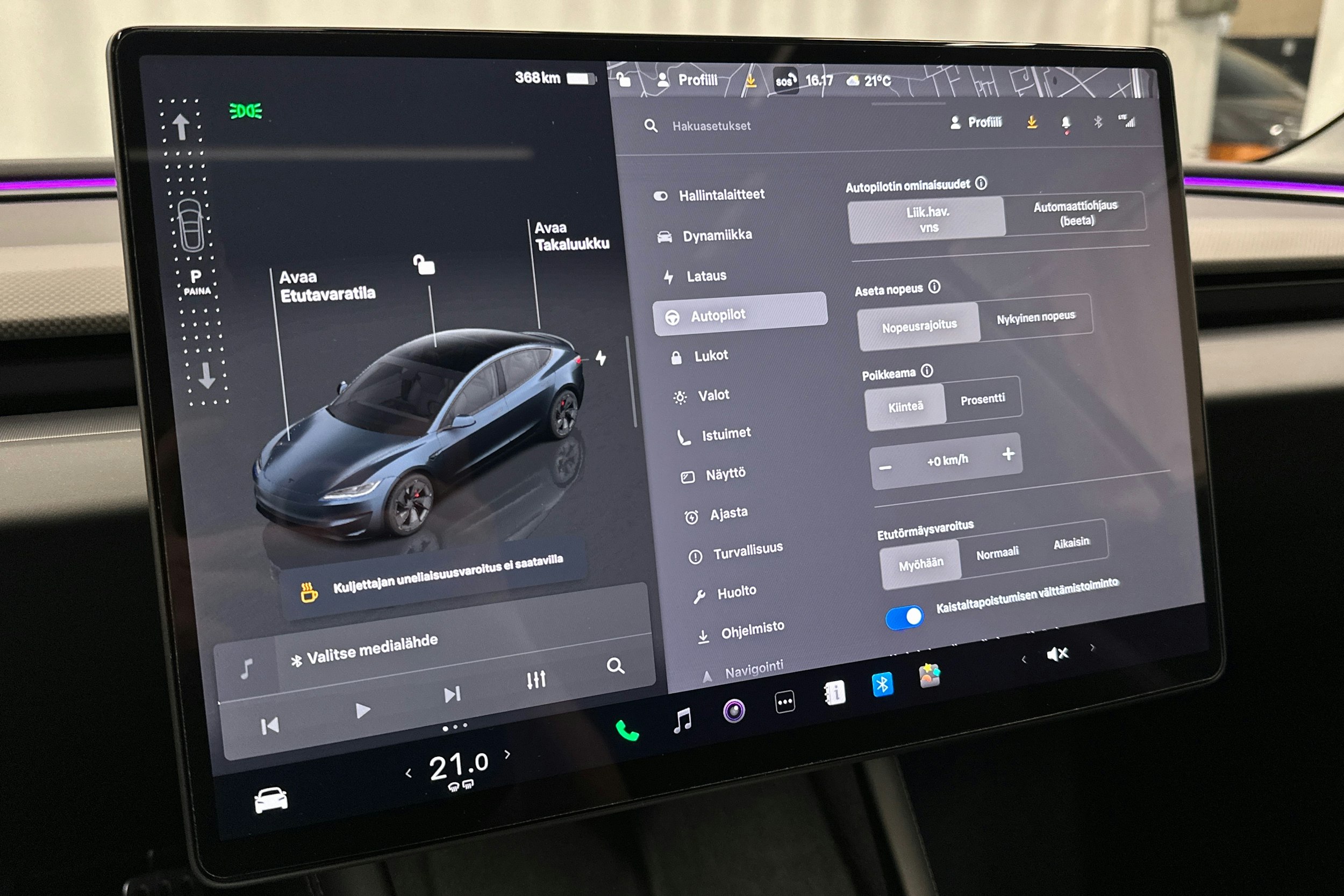 harmaa Tesla Model 3 2024 kuva 23.