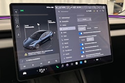 harmaa Tesla Model 3 2024 kuva 24.