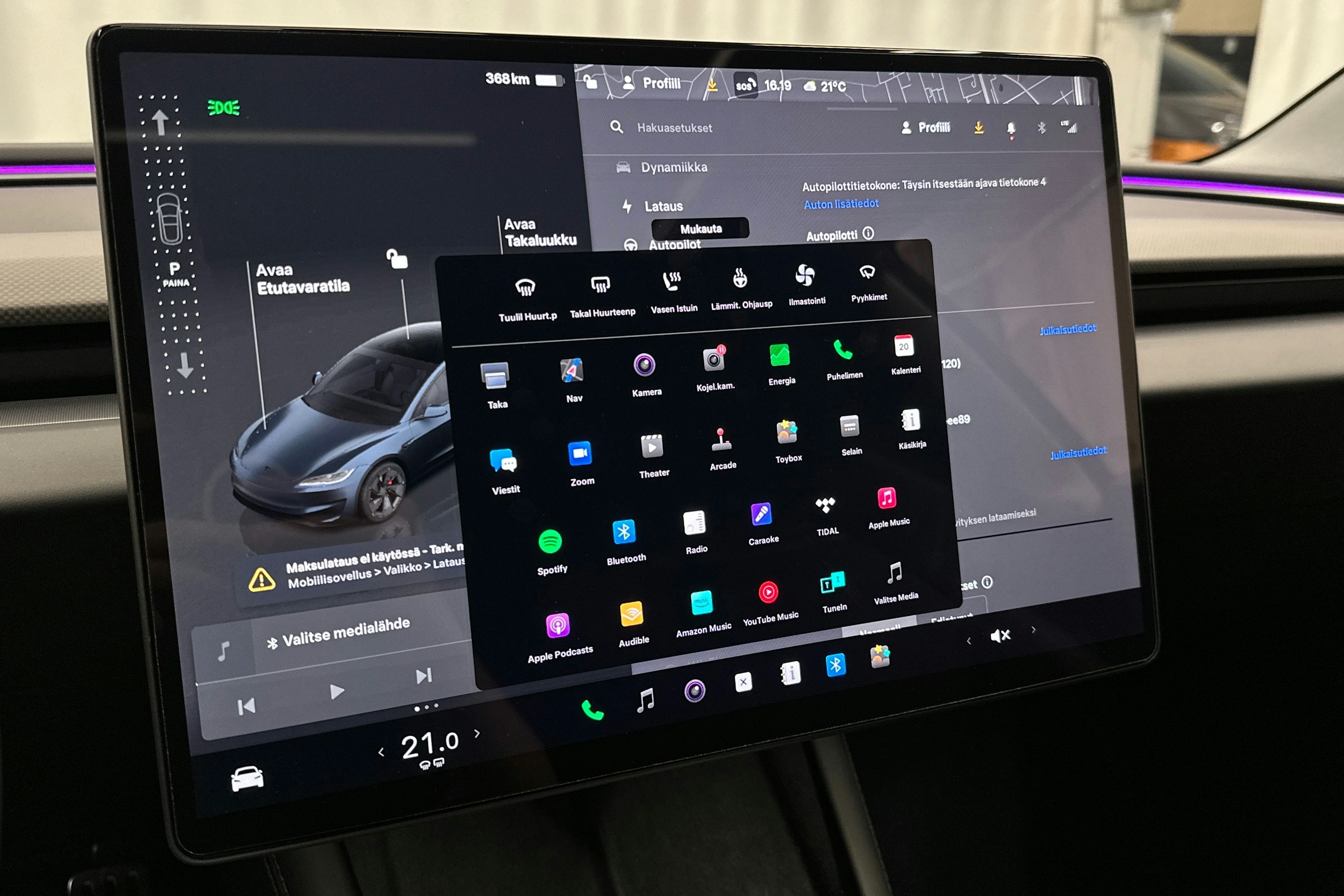 harmaa Tesla Model 3 2024 kuva 28.