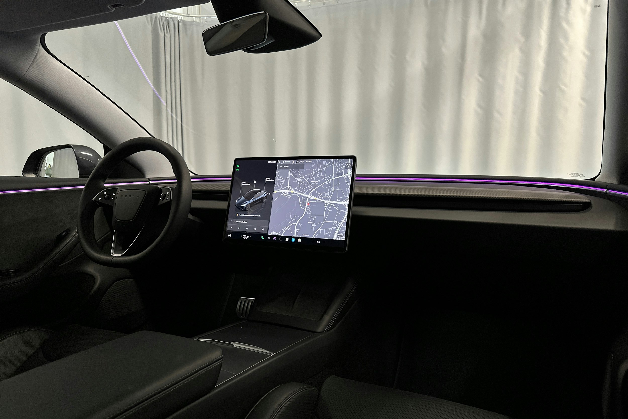 harmaa Tesla Model 3 2024 kuva 33.