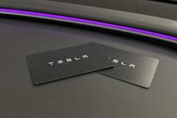 harmaa Tesla Model 3 2024 kuva 34.