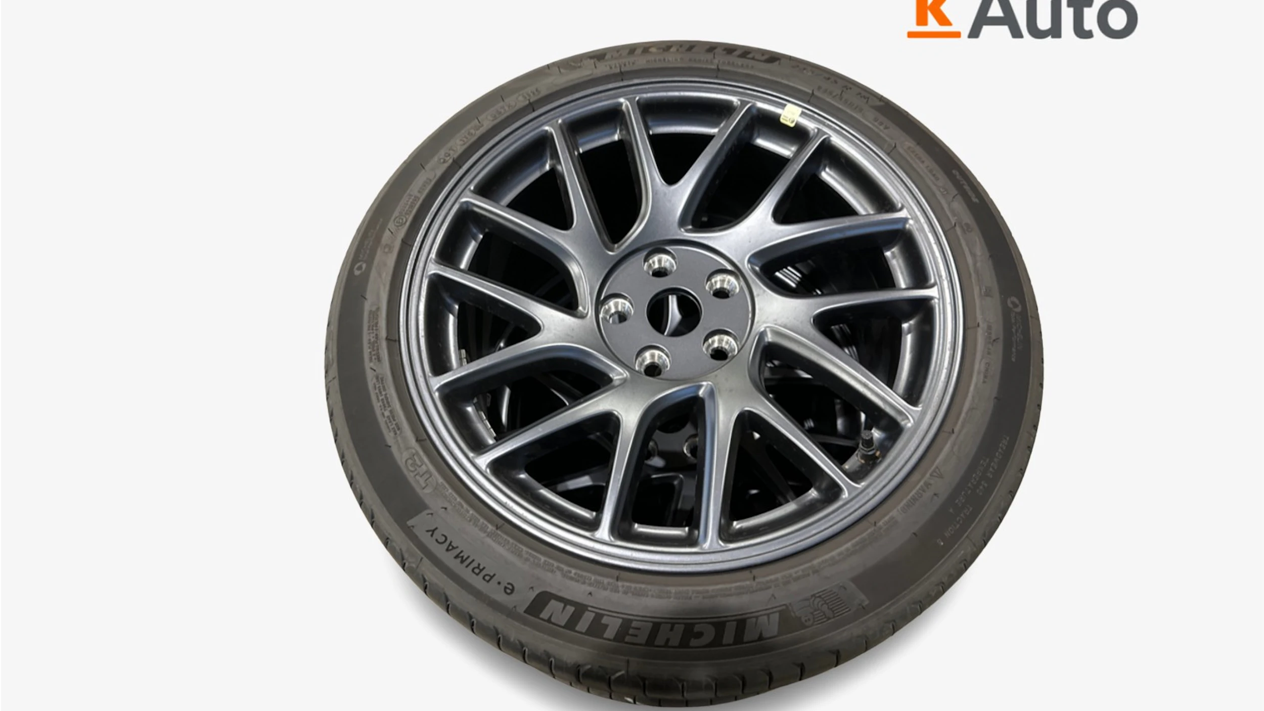 met. sininen Tesla Model 3 2025 kuva 7.