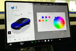 sininen Tesla Model 3 2025 kuva 29.