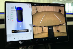 sininen Tesla Model 3 2025 kuva 33.