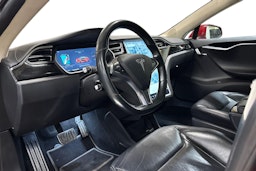 punainen Tesla Model S 2015 kuva 7.