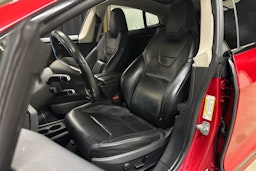 punainen Tesla Model S 2015 kuva 15.