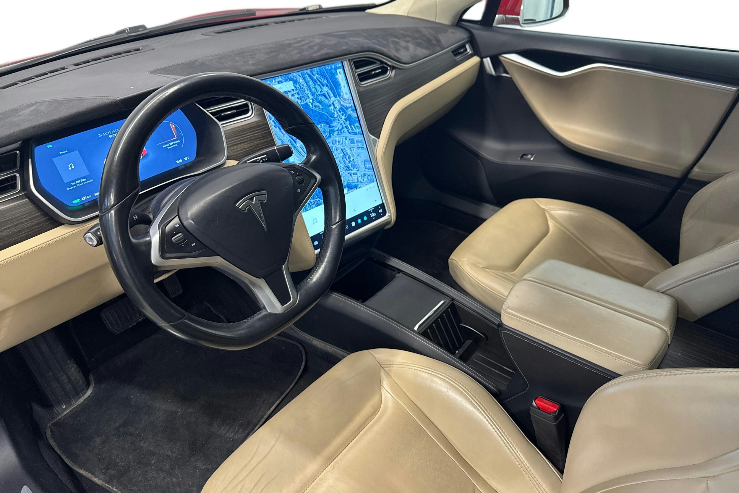 punainen Tesla Model S 2016 kuva 7.