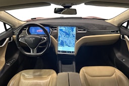 punainen Tesla Model S 2016 kuva 9.
