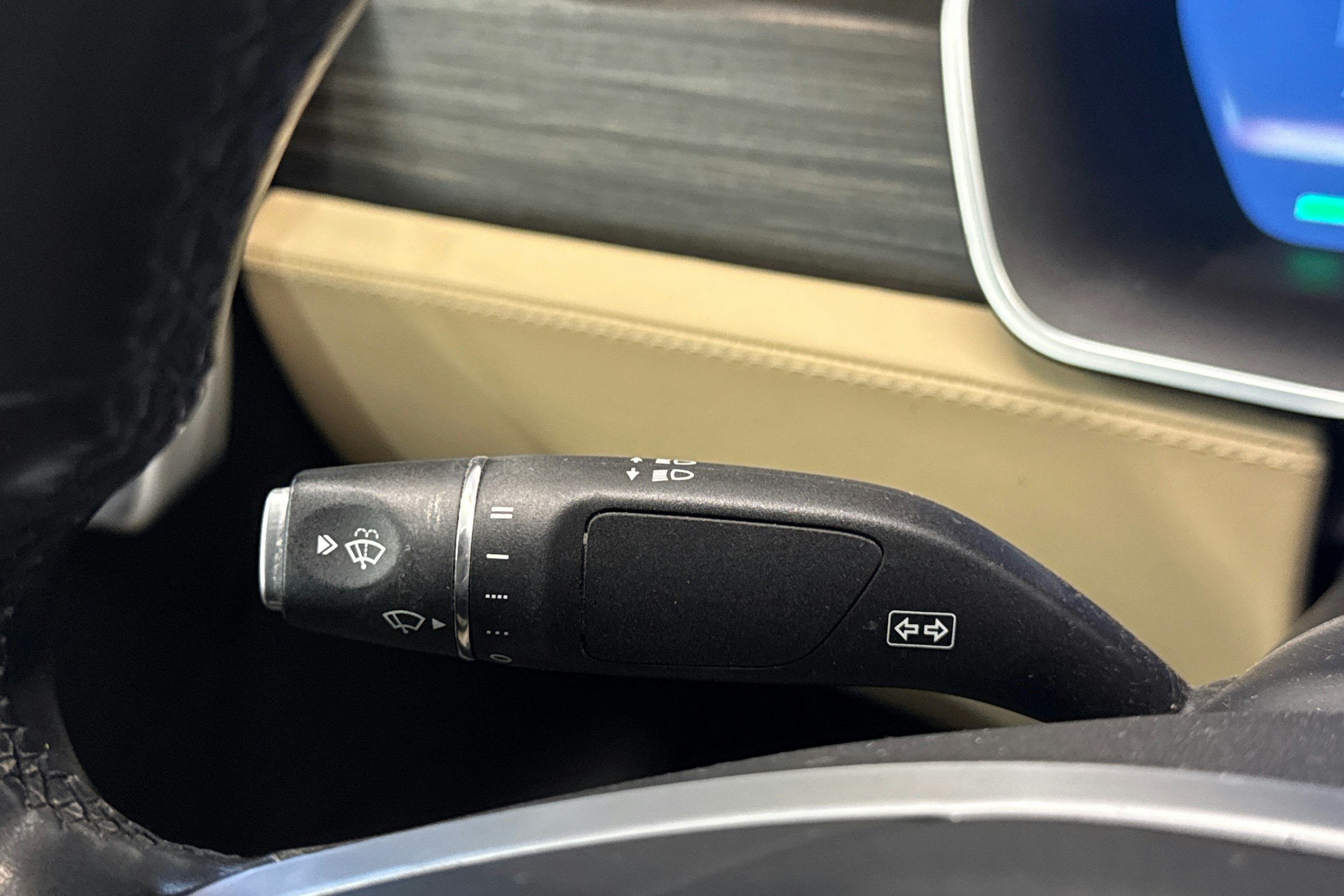 punainen Tesla Model S 2016 kuva 19.