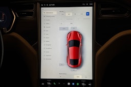punainen Tesla Model S 2016 kuva 21.