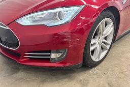 punainen Tesla Model S 2016 kuva 22.