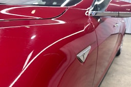 punainen Tesla Model S 2016 kuva 25.