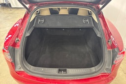 punainen Tesla Model S 2016 kuva 30.