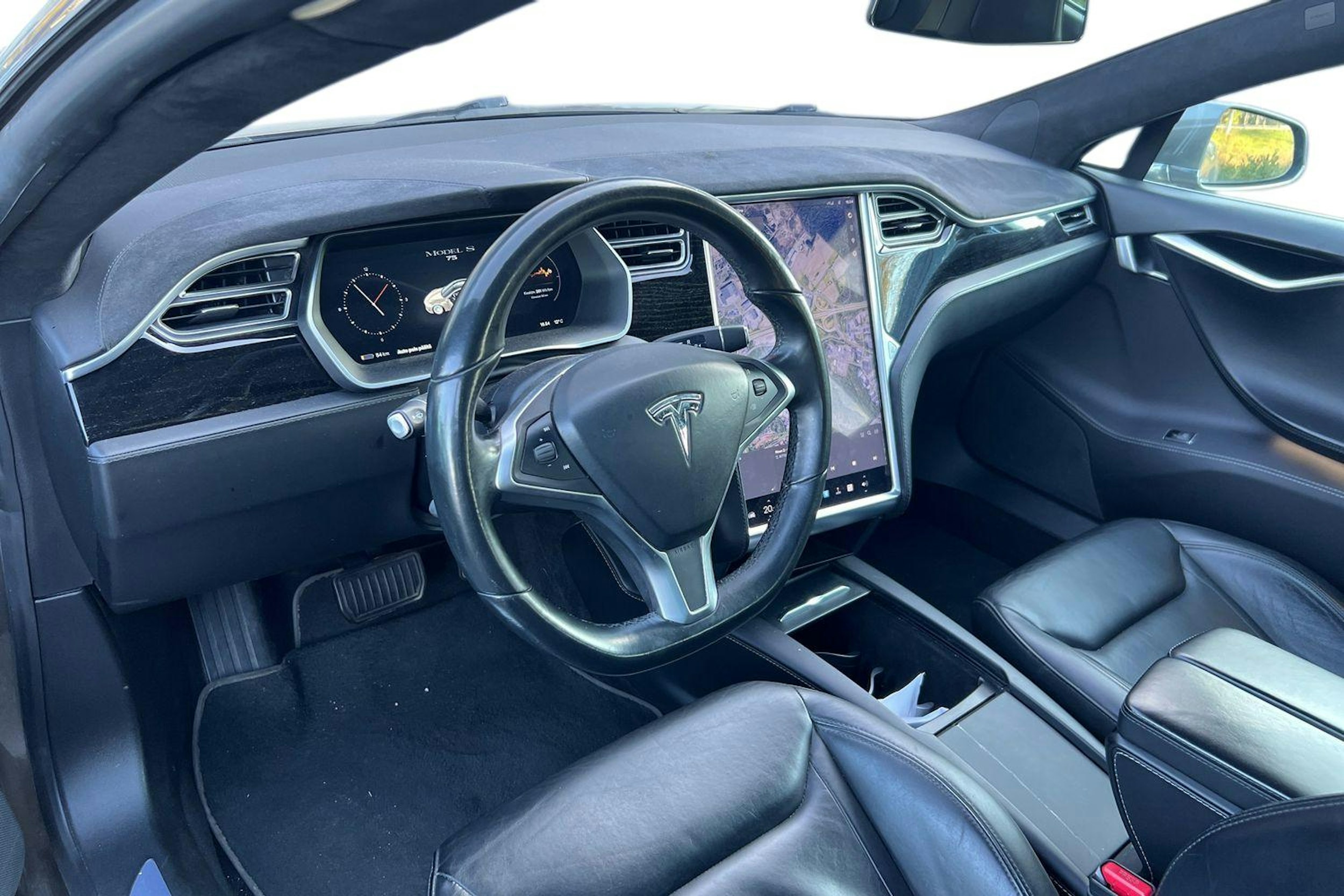 harmaa Tesla Model S 2016 kuva 3.
