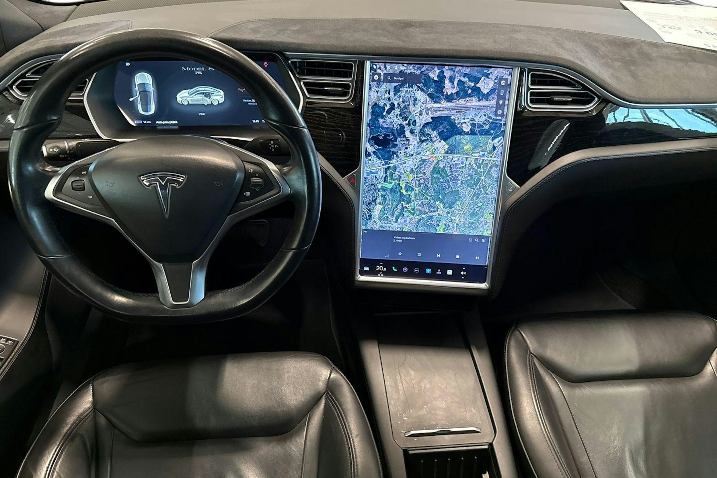 harmaa Tesla Model S 2016 kuva 9.