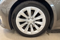 harmaa Tesla Model S 2016 kuva 11.