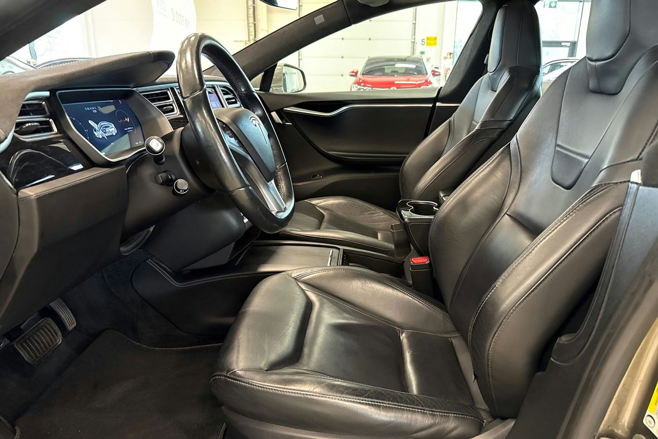 harmaa Tesla Model S 2016 kuva 16.