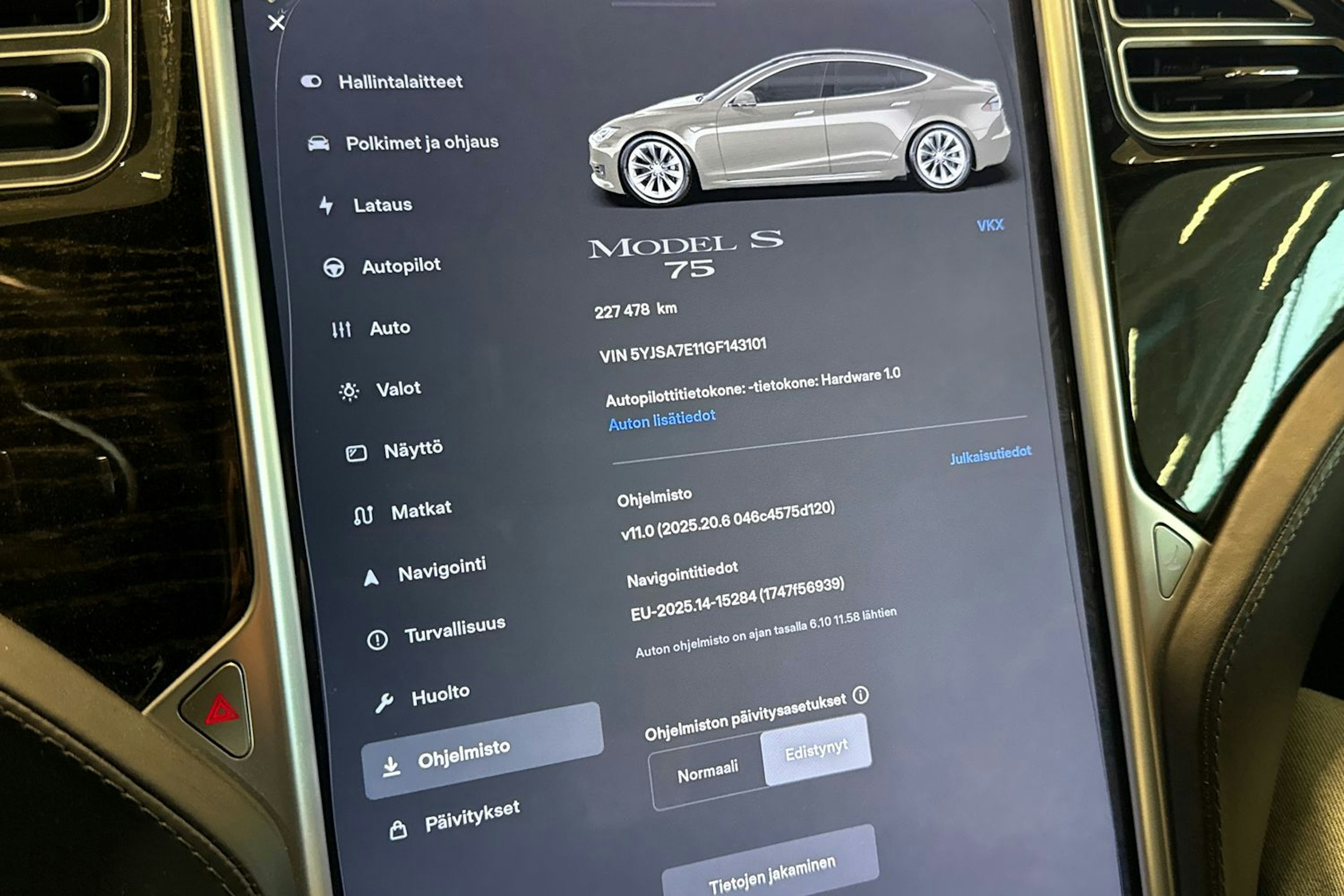 harmaa Tesla Model S 2016 kuva 25.