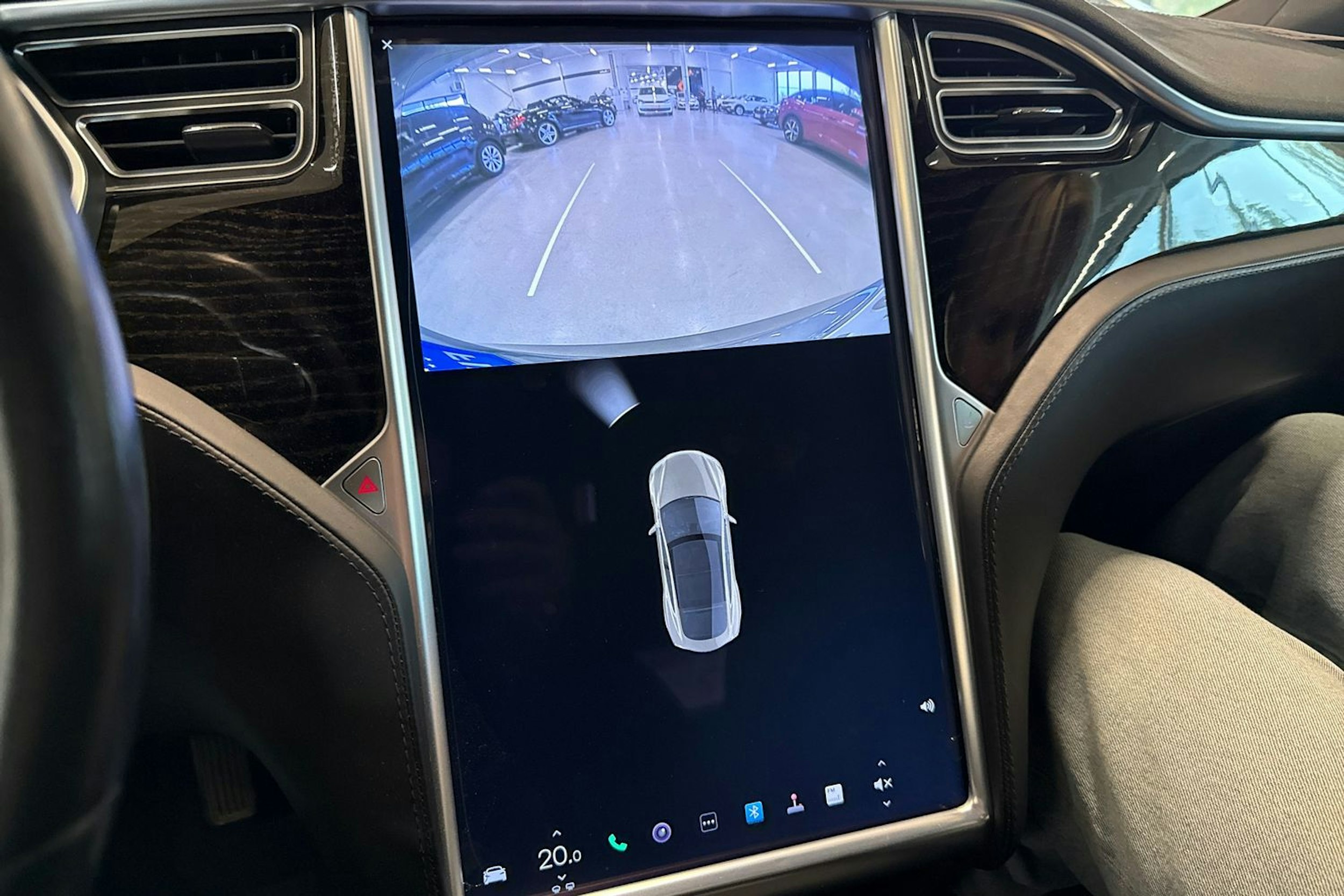 harmaa Tesla Model S 2016 kuva 26.