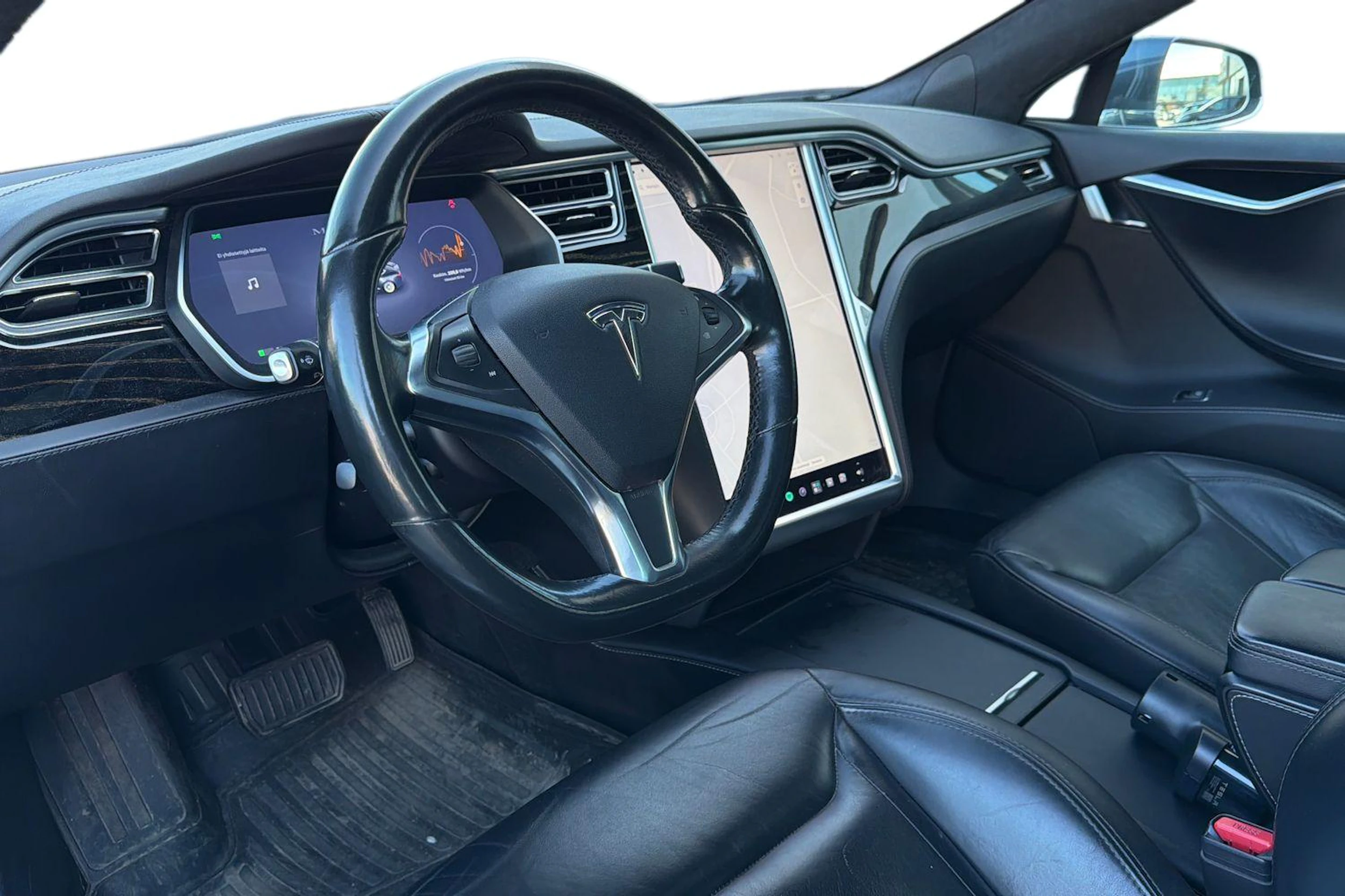 harmaa Tesla Model S 2016 kuva 3.