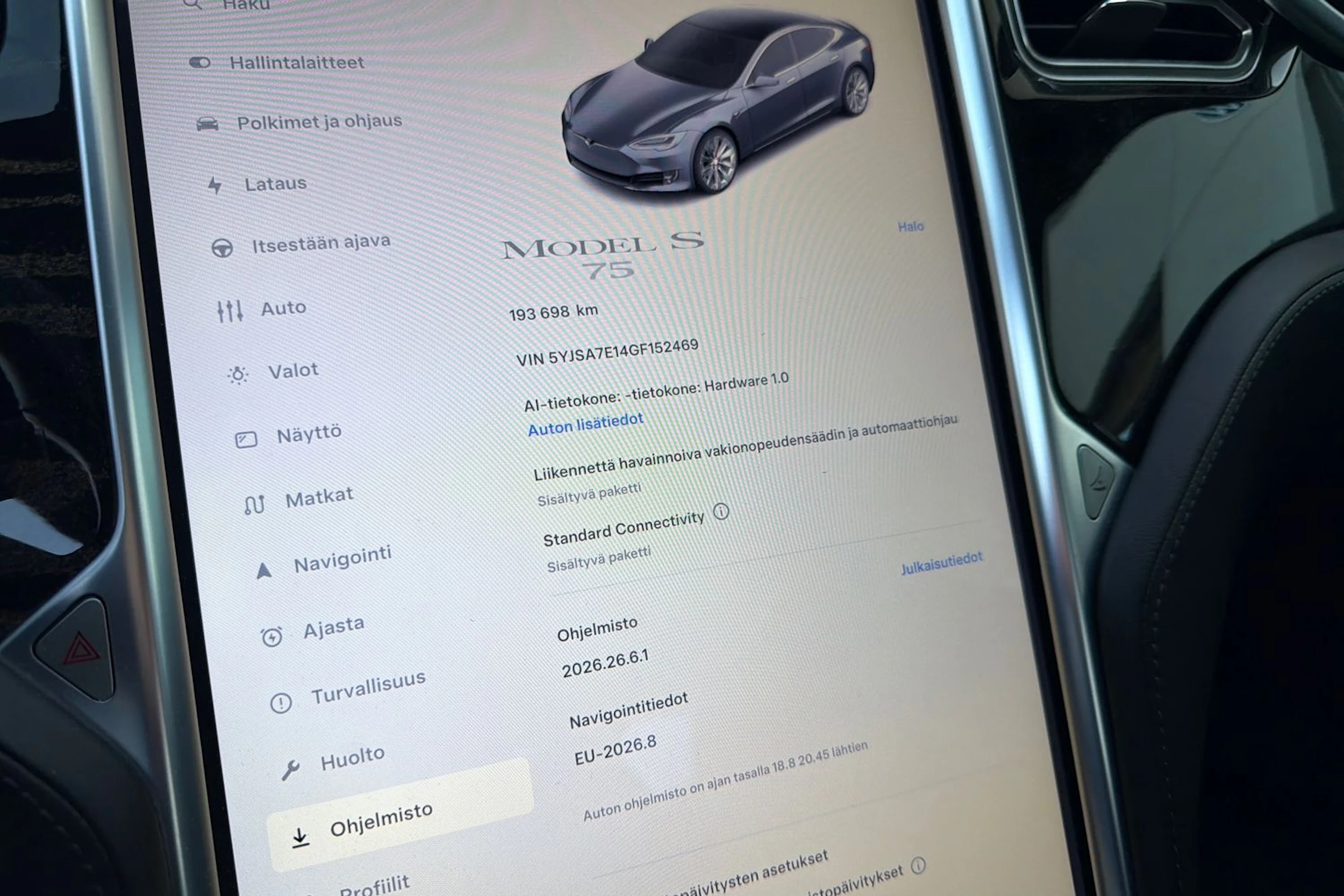 harmaa Tesla Model S 2016 kuva 7.