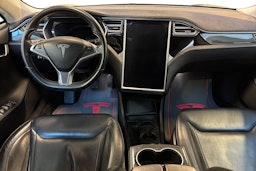 musta Tesla Model S 2016 kuva 9.