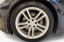 musta Tesla Model S 2016 kuva 11.